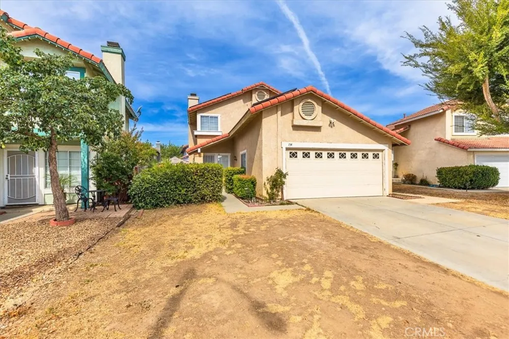754 De La Luz Perris, CA 92571