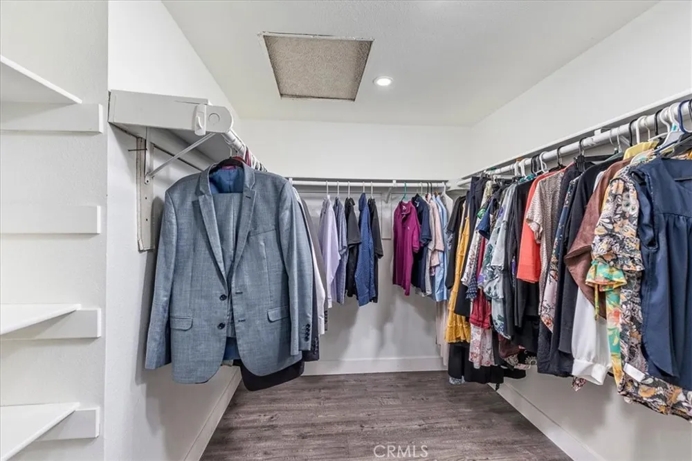 754 De La Luz Perris, CA 92571