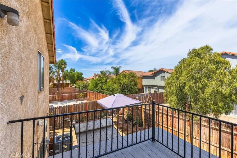 754 De La Luz Perris, CA 92571