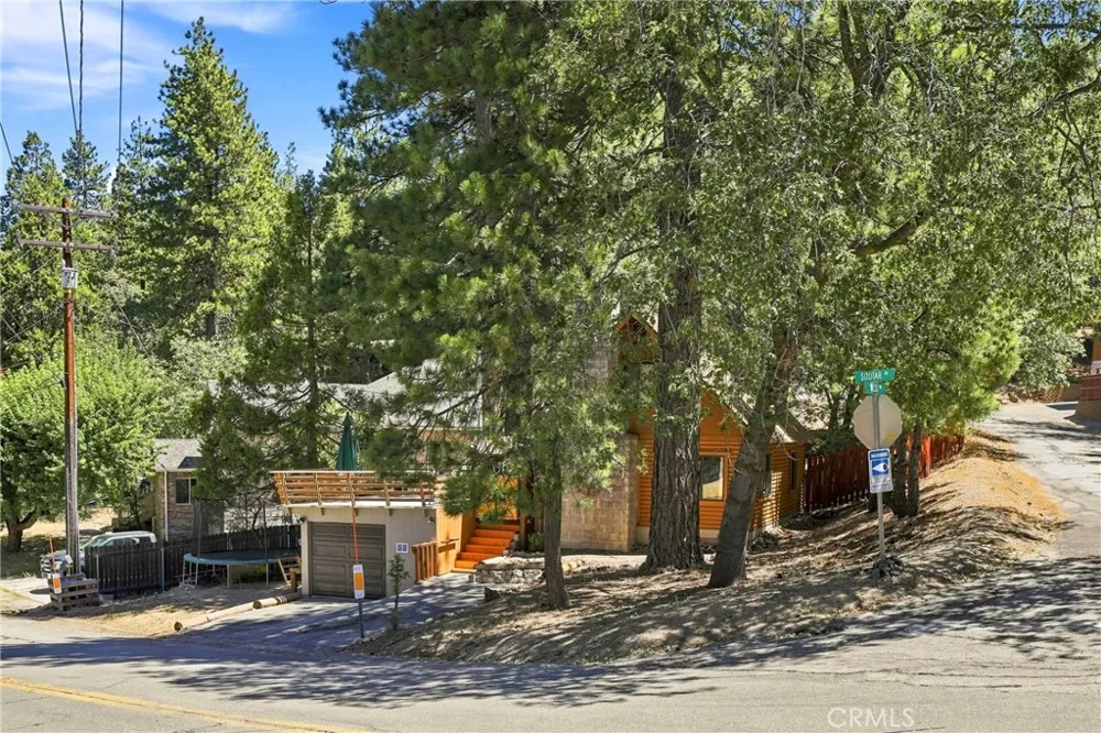 2673 Soutar Running Springs, CA 92382