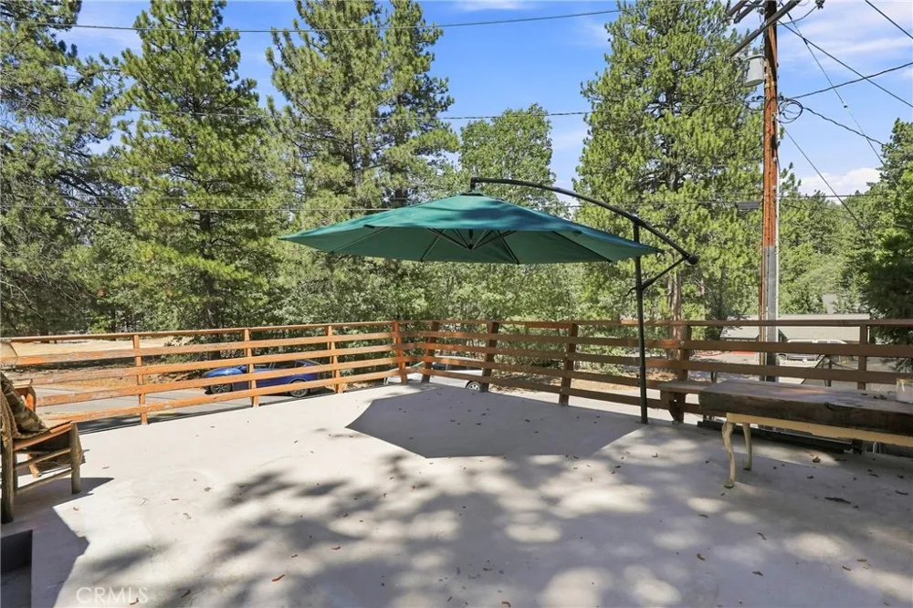 2673 Soutar Running Springs, CA 92382