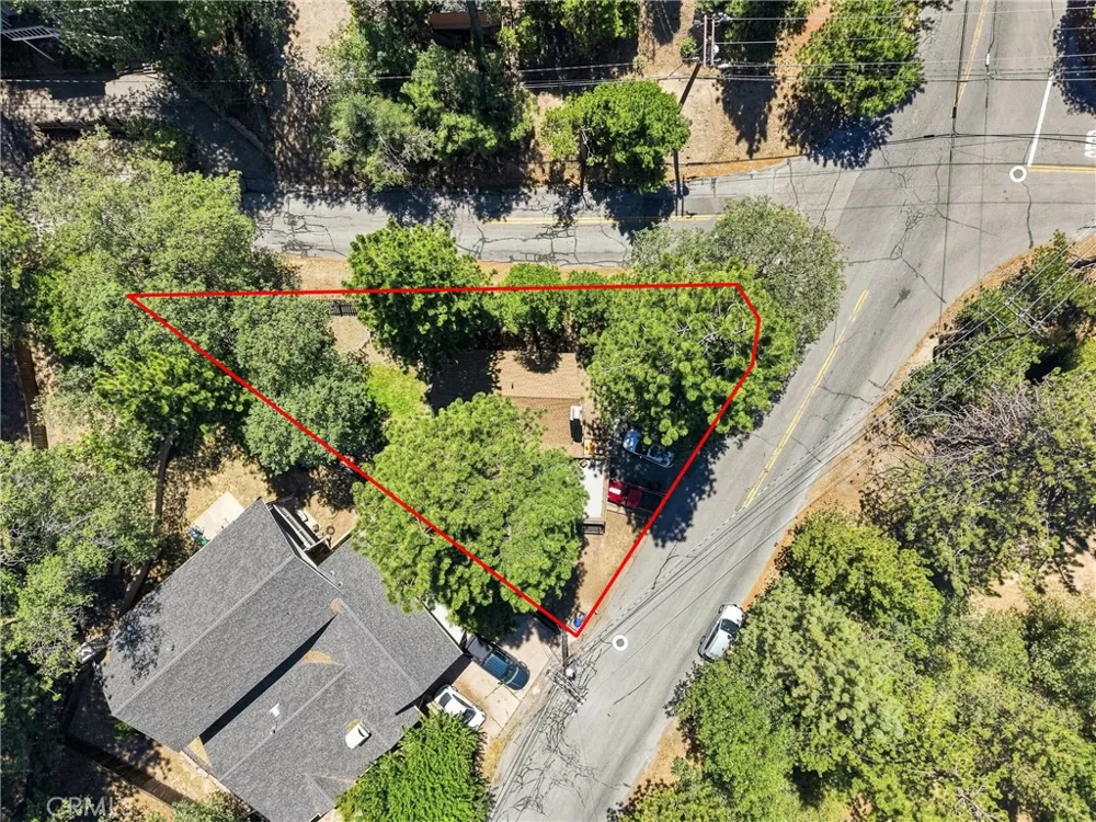 2673 Soutar Running Springs, CA 92382