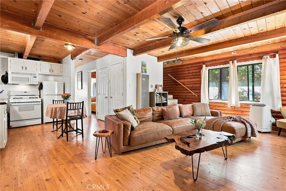 2673 Soutar Running Springs, CA 92382