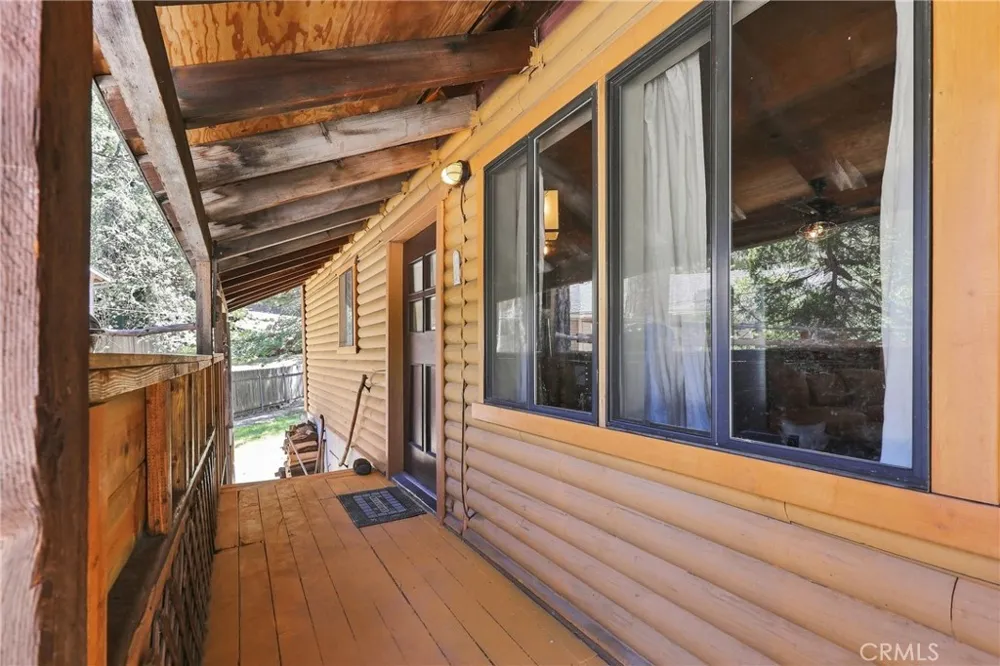 2673 Soutar Running Springs, CA 92382
