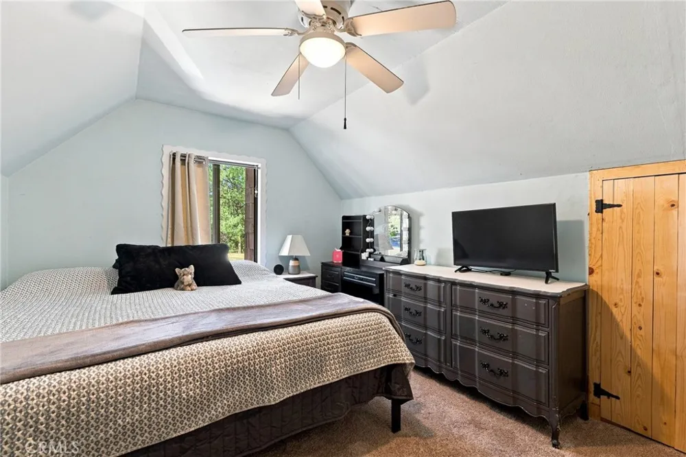 2673 Soutar Running Springs, CA 92382