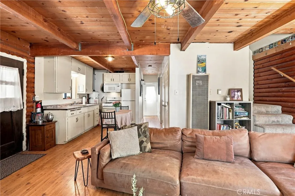2673 Soutar Running Springs, CA 92382
