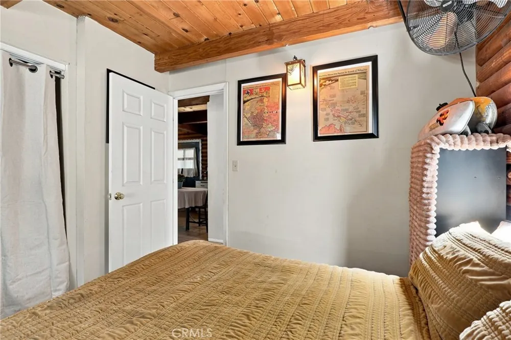 2673 Soutar Running Springs, CA 92382