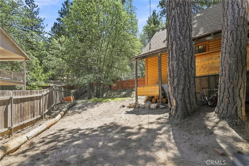 2673 Soutar Running Springs, CA 92382