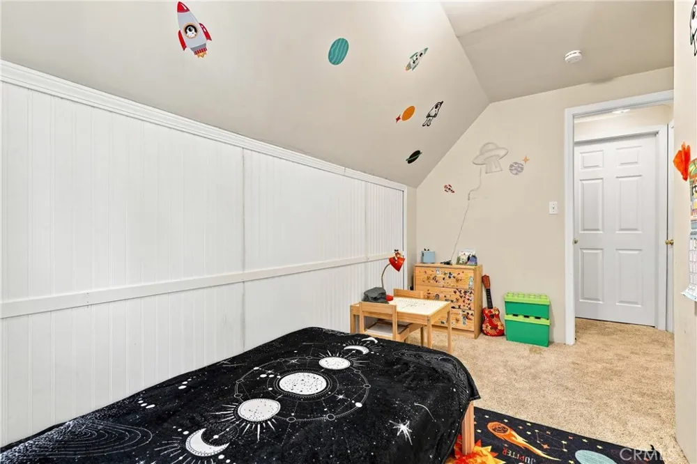 2673 Soutar Running Springs, CA 92382