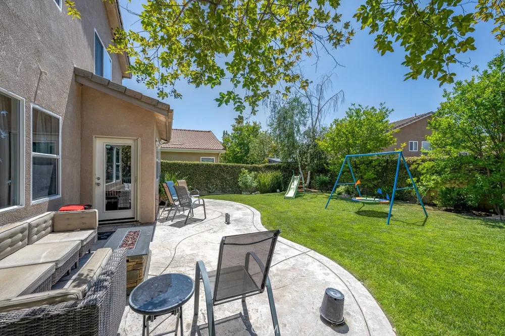28315 Maitland Saugus, CA 91350