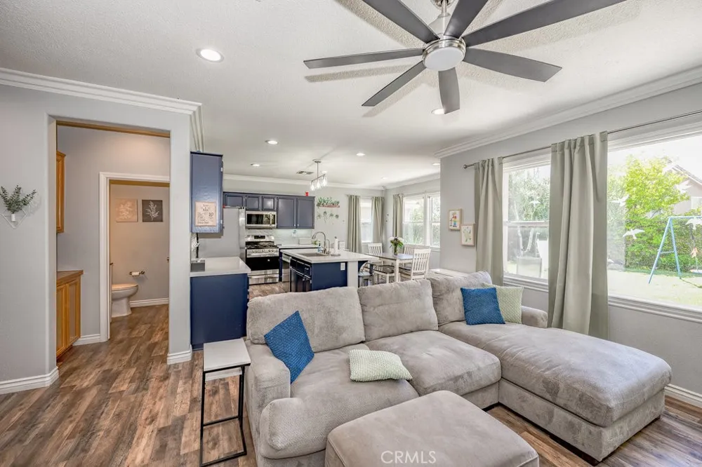 28315 Maitland Saugus, CA 91350