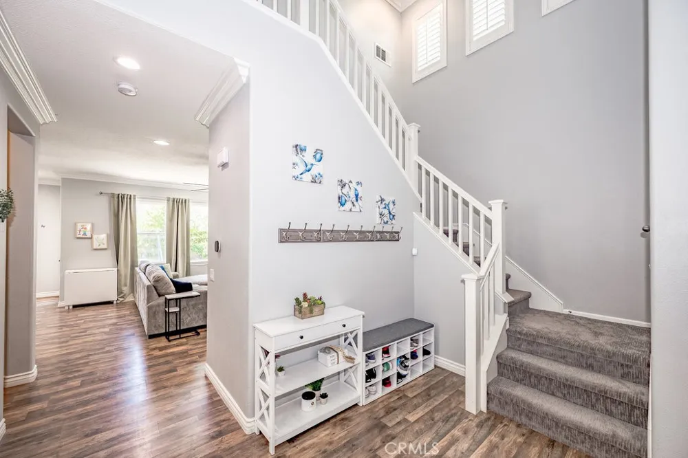28315 Maitland Saugus, CA 91350