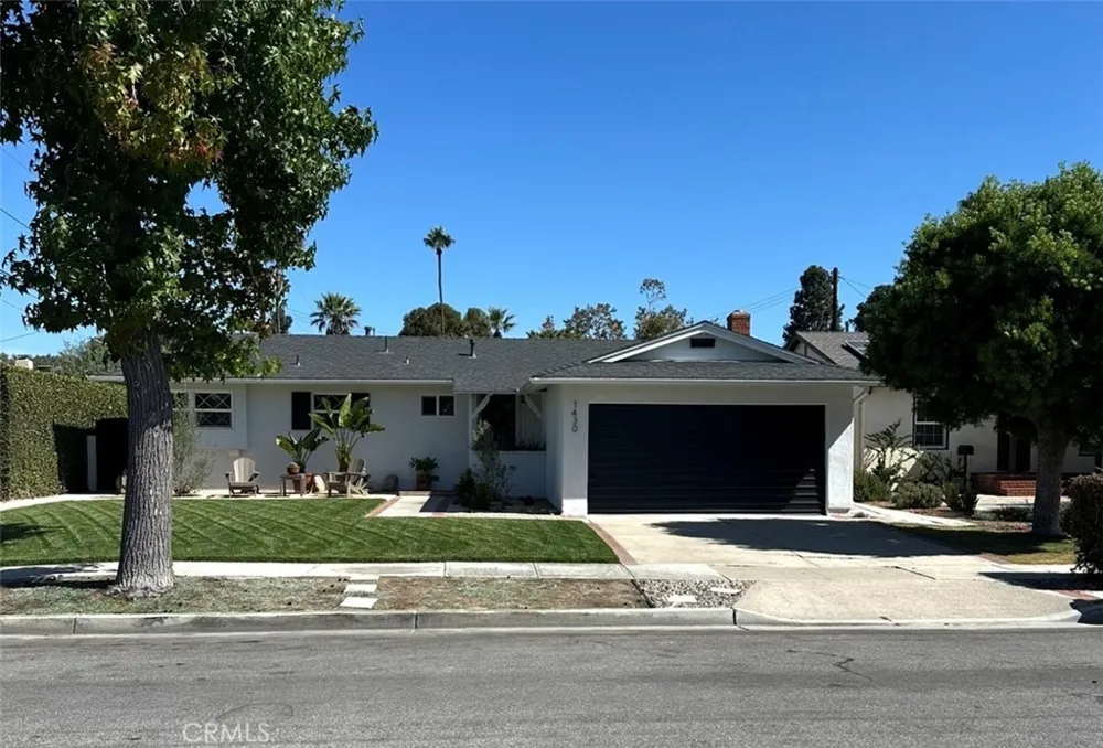1430 Shamrock Costa Mesa, CA 92626