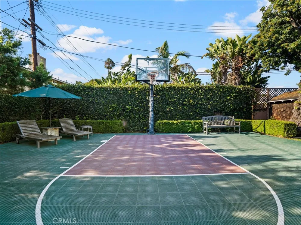 1430 Shamrock Costa Mesa, CA 92626