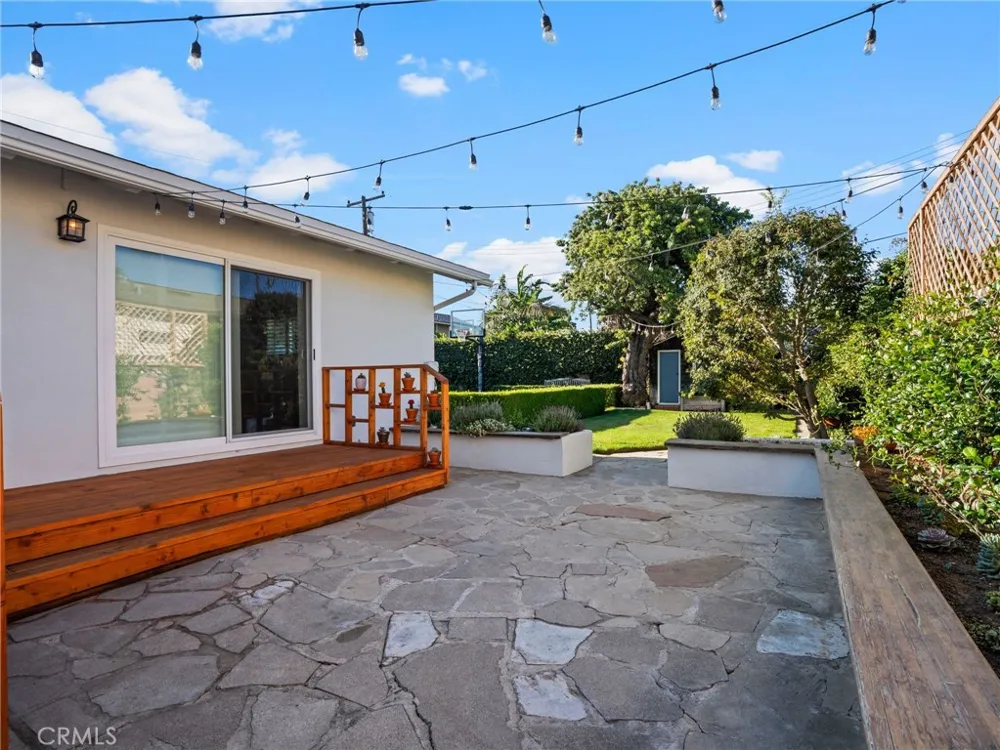 1430 Shamrock Costa Mesa, CA 92626