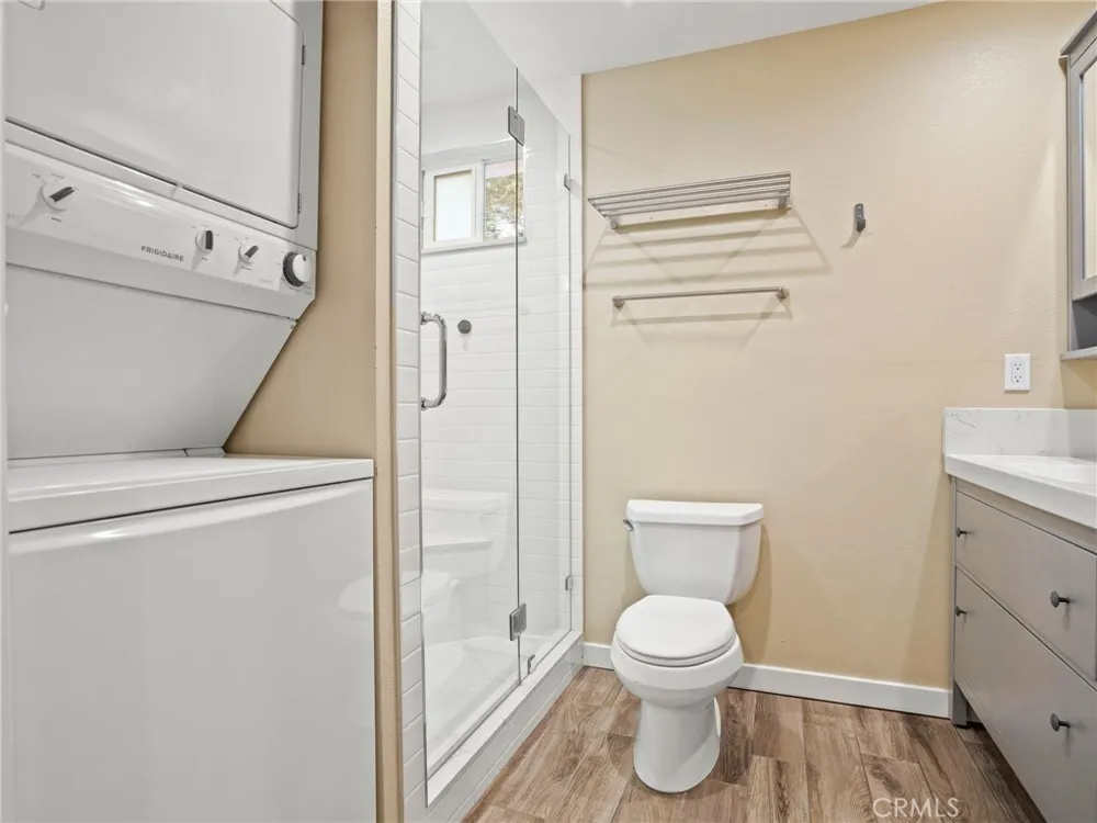 1430 Shamrock Costa Mesa, CA 92626