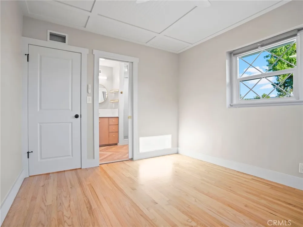 1430 Shamrock Costa Mesa, CA 92626