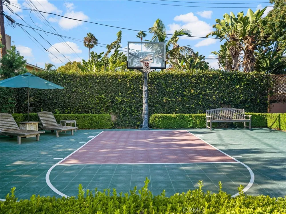 1430 Shamrock Costa Mesa, CA 92626