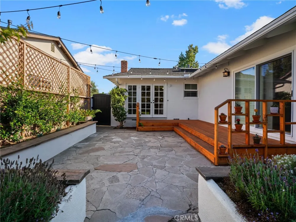 1430 Shamrock Costa Mesa, CA 92626