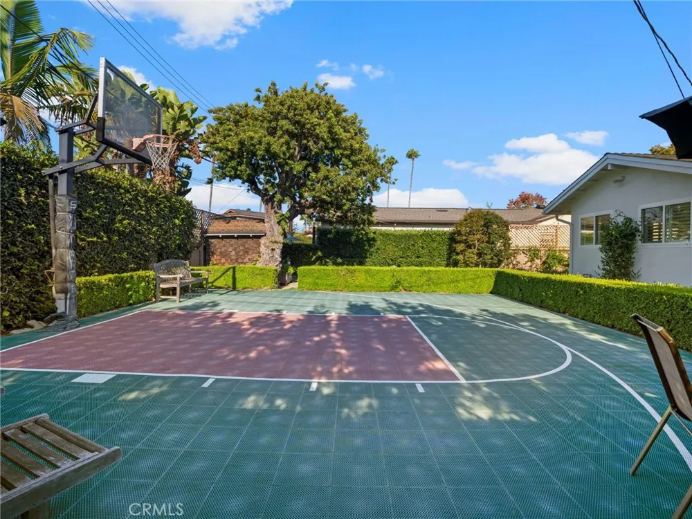 1430 Shamrock Costa Mesa, CA 92626