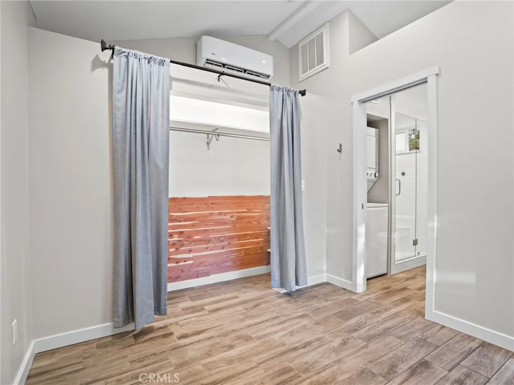 1430 Shamrock Costa Mesa, CA 92626