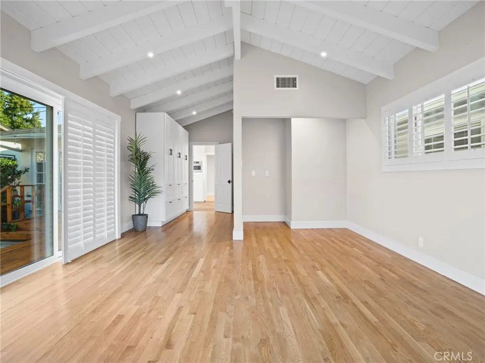 1430 Shamrock Costa Mesa, CA 92626