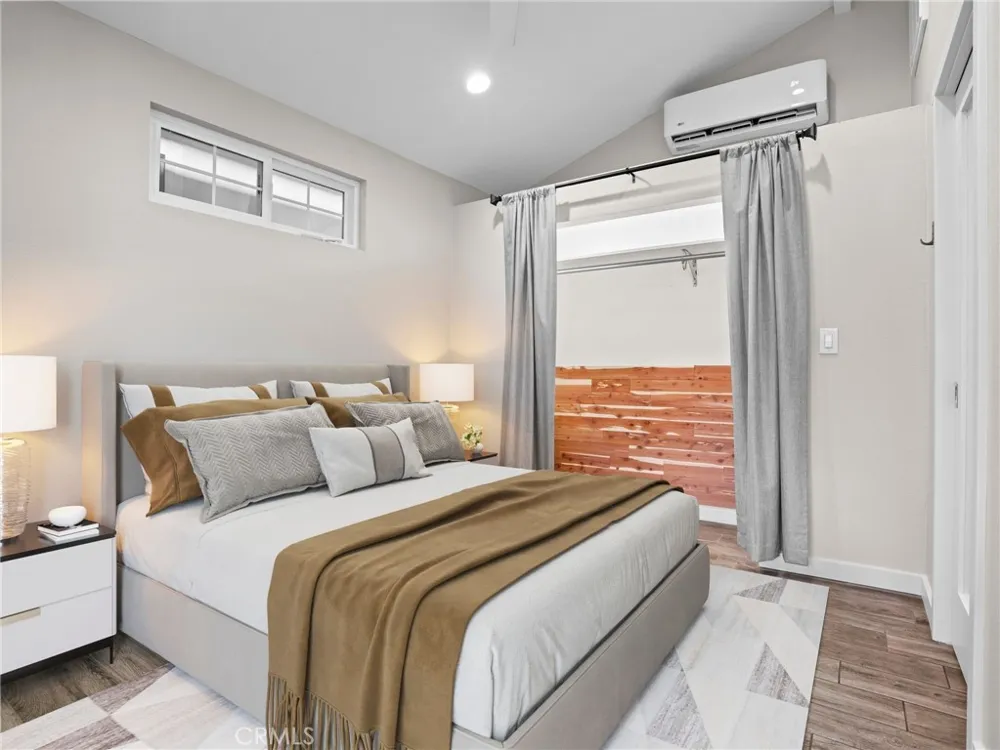 1430 Shamrock Costa Mesa, CA 92626