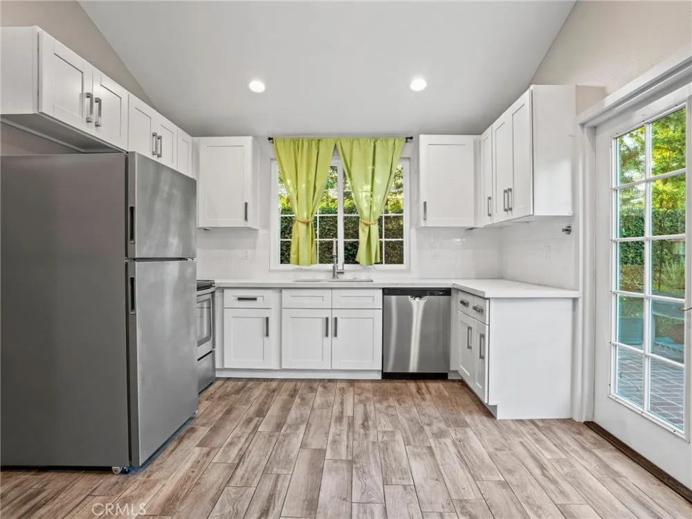 1430 Shamrock Costa Mesa, CA 92626