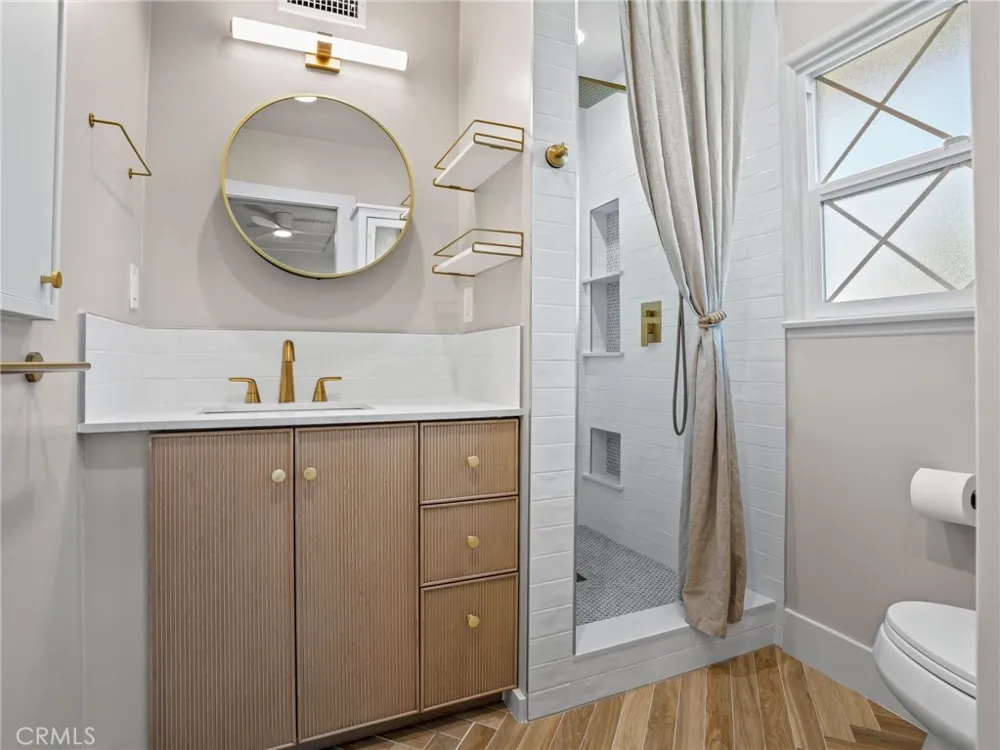 1430 Shamrock Costa Mesa, CA 92626