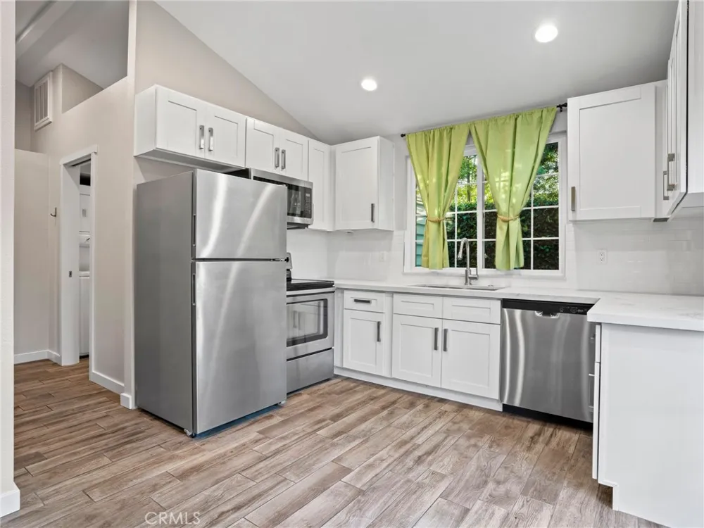 1430 Shamrock Costa Mesa, CA 92626