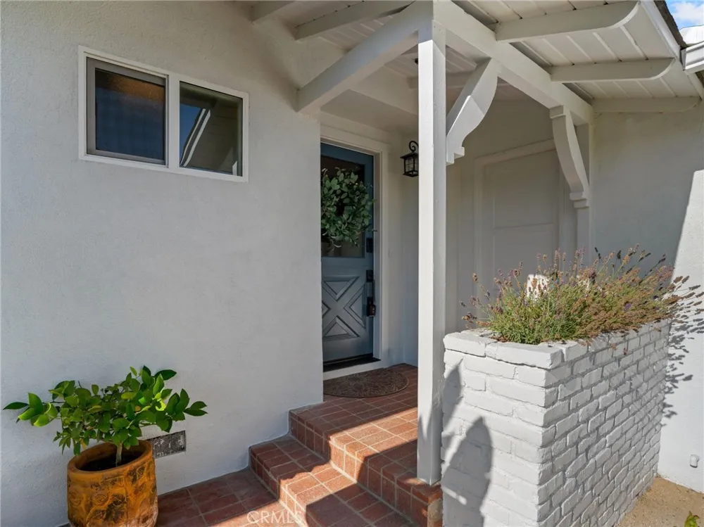 1430 Shamrock Costa Mesa, CA 92626