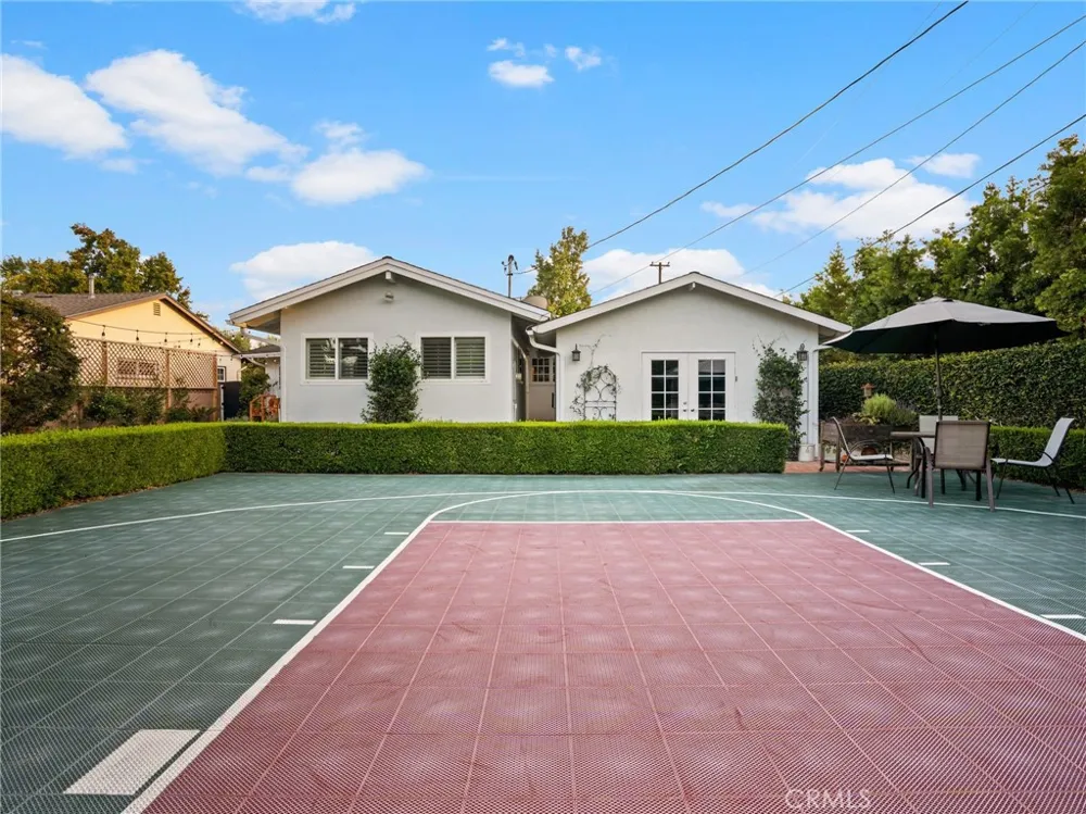 1430 Shamrock Costa Mesa, CA 92626