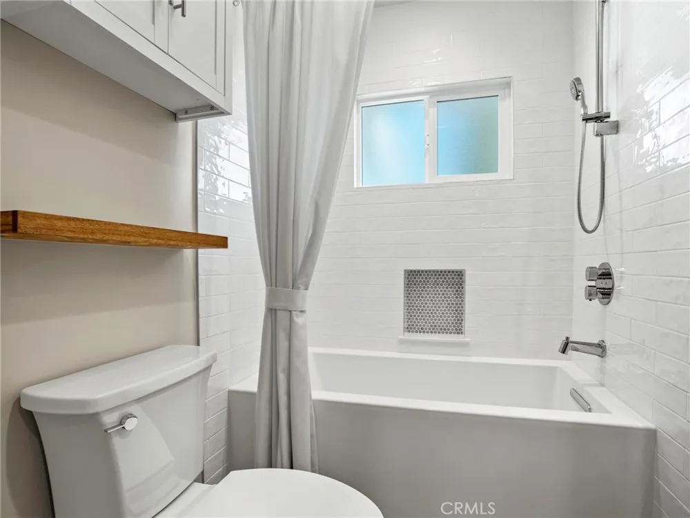 1430 Shamrock Costa Mesa, CA 92626