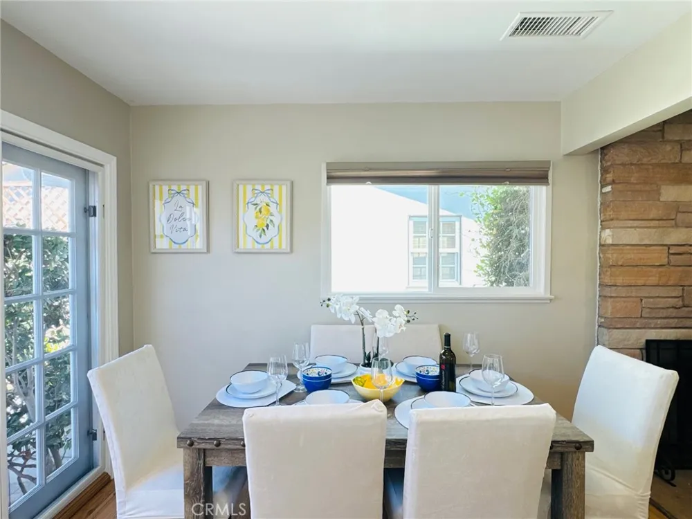 1430 Shamrock Costa Mesa, CA 92626