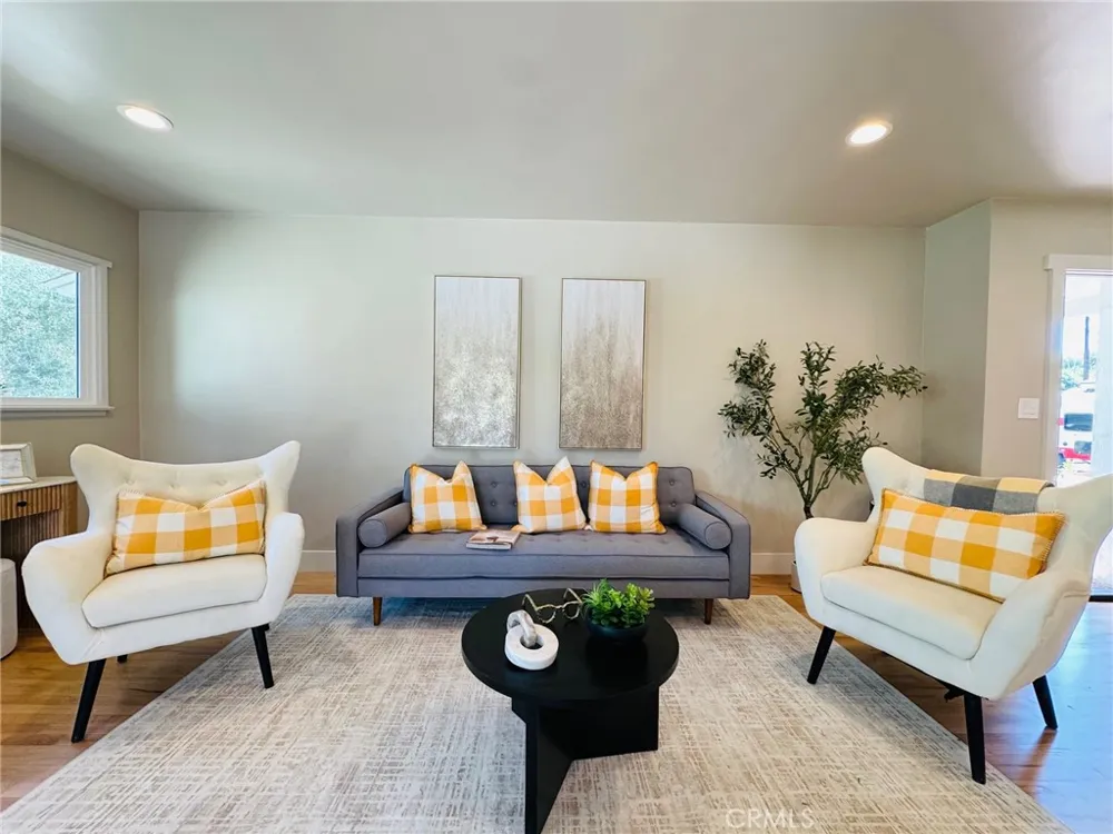 1430 Shamrock Costa Mesa, CA 92626