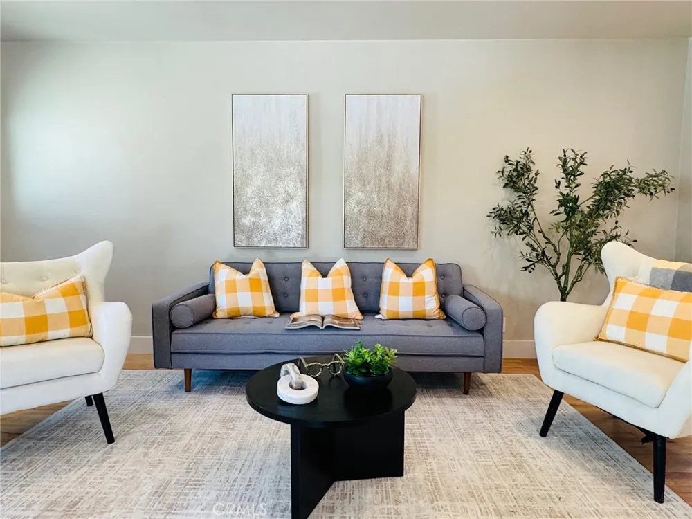 1430 Shamrock Costa Mesa, CA 92626