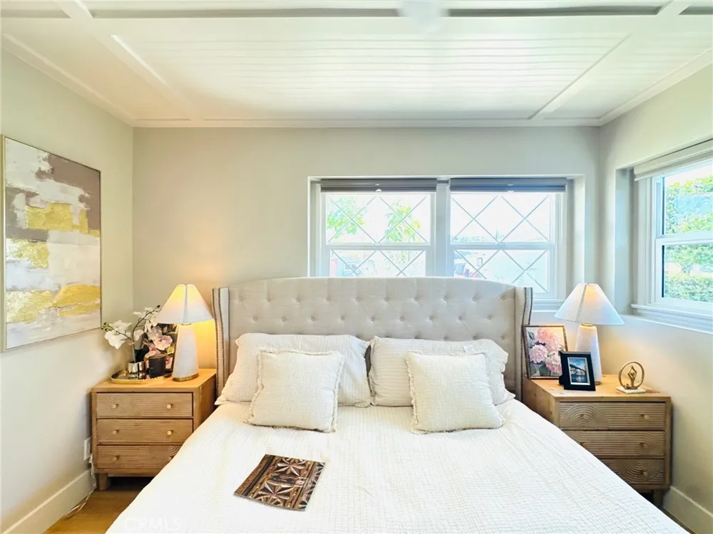 1430 Shamrock Costa Mesa, CA 92626
