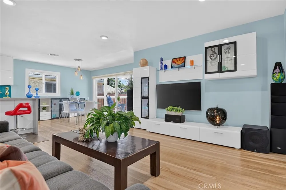 15225 Parron Gardena, CA 90249