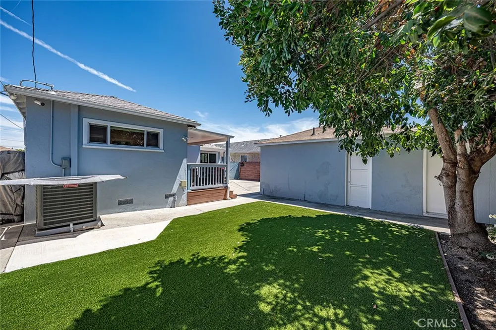 15225 Parron Gardena, CA 90249
