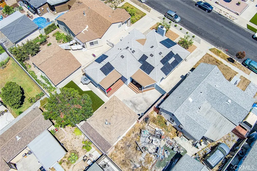 15225 Parron Gardena, CA 90249