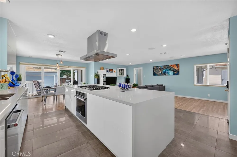 15225 Parron Gardena, CA 90249