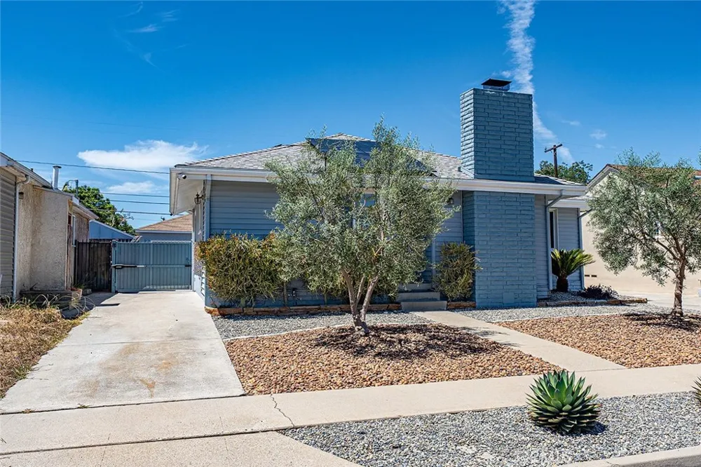 15225 Parron Gardena, CA 90249