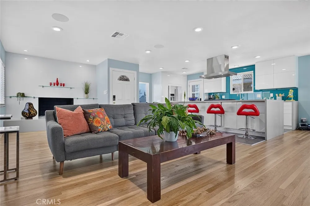 15225 Parron Gardena, CA 90249