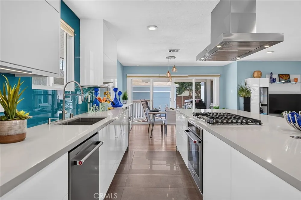 15225 Parron Gardena, CA 90249