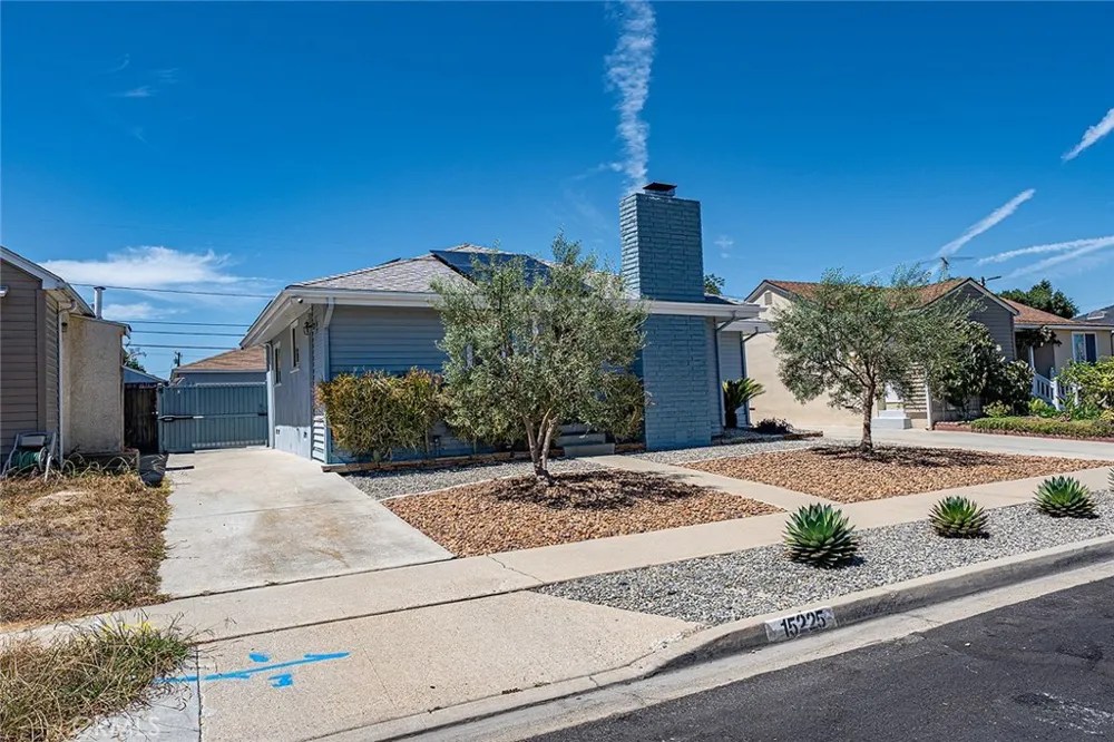 15225 Parron Gardena, CA 90249