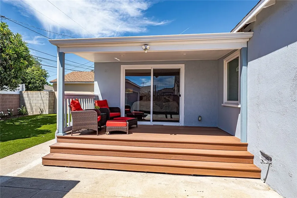 15225 Parron Gardena, CA 90249