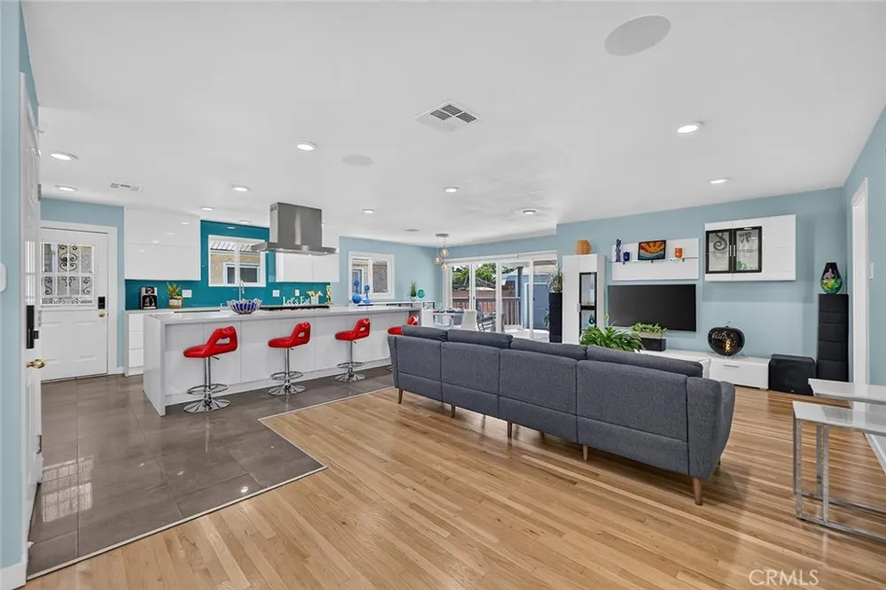 15225 Parron Gardena, CA 90249