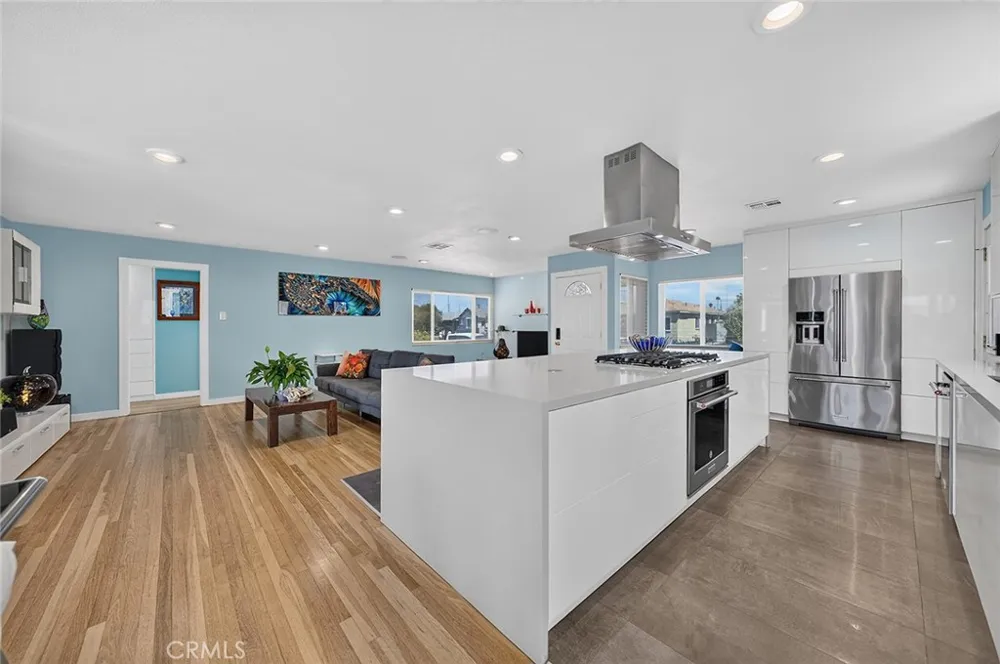 15225 Parron Gardena, CA 90249