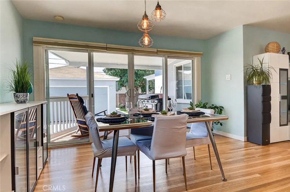 15225 Parron Gardena, CA 90249