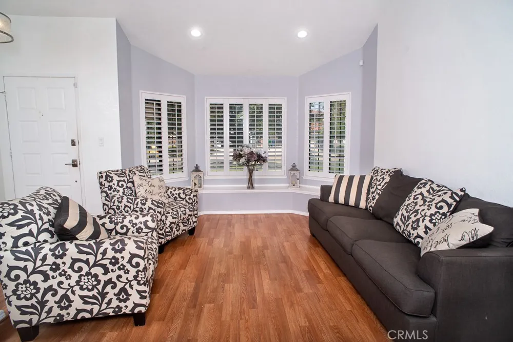1046 E Avenue J6 Lancaster, CA 93535